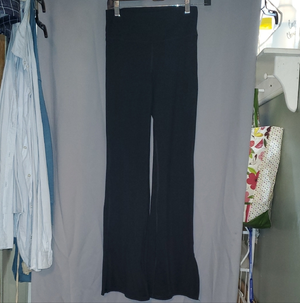 Gilly Hicks Black Leggings Versatile Stretchy Design